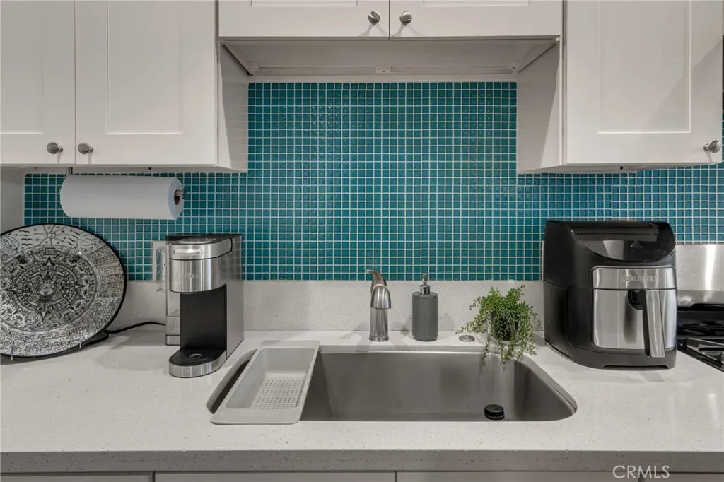 289 E Heath, Long Beach, California 90805 home-pic-20