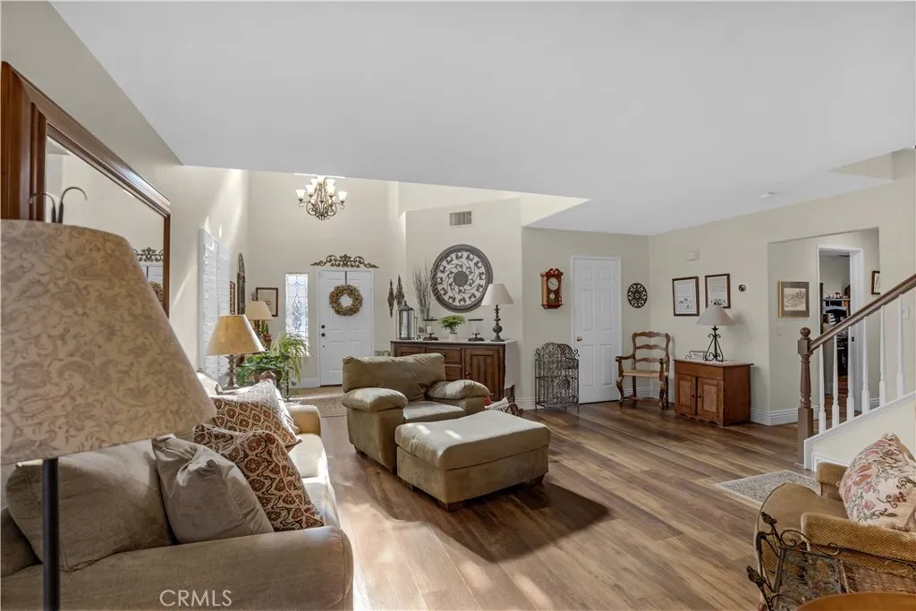 4490 Rainbow View Way, Hemet, California 92545 home-pic-10