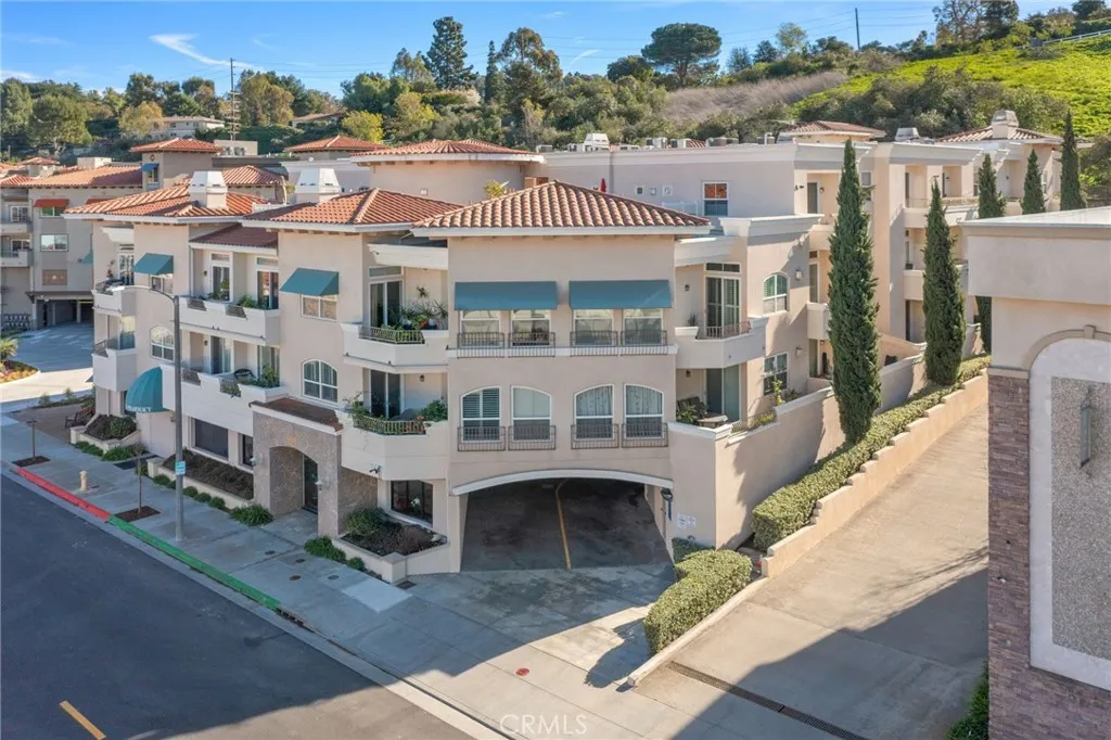 901 Deep Valley Dr 213, Rolling Hills Estates, California 90274 home-pic-40