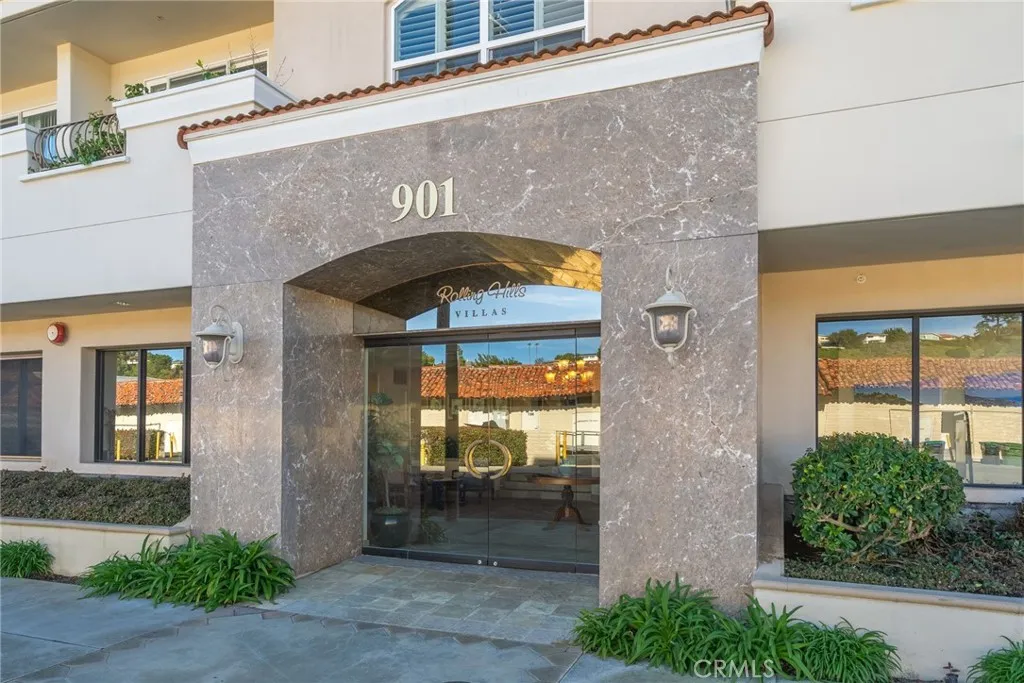 901 Deep Valley Dr 213, Rolling Hills Estates, California 90274 home-pic-38