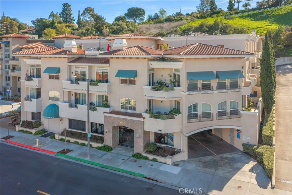 901 Deep Valley Dr 213, Rolling Hills Estates, California 90274 home-pic-1