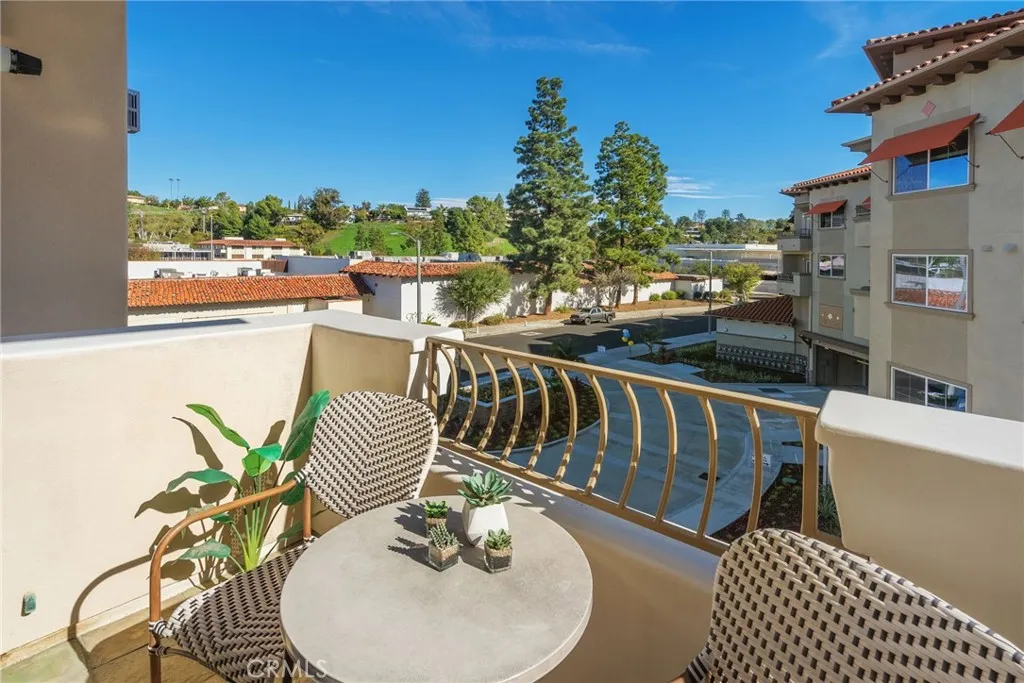901 Deep Valley Dr 213, Rolling Hills Estates, California 90274 home-pic-11