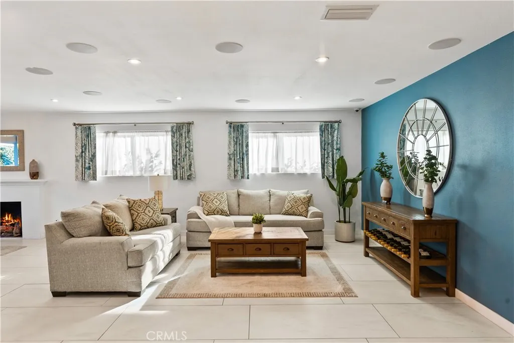 16772 Glenhaven, Huntington Beach, California 92647 home-pic-3