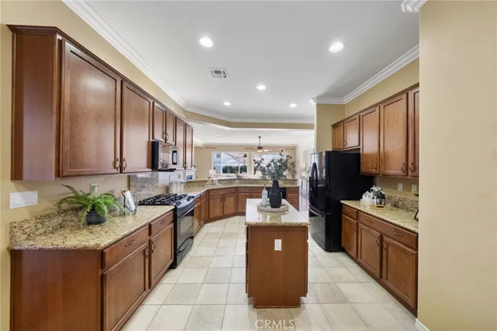1669 Via Simpatico, Hemet, California 92545