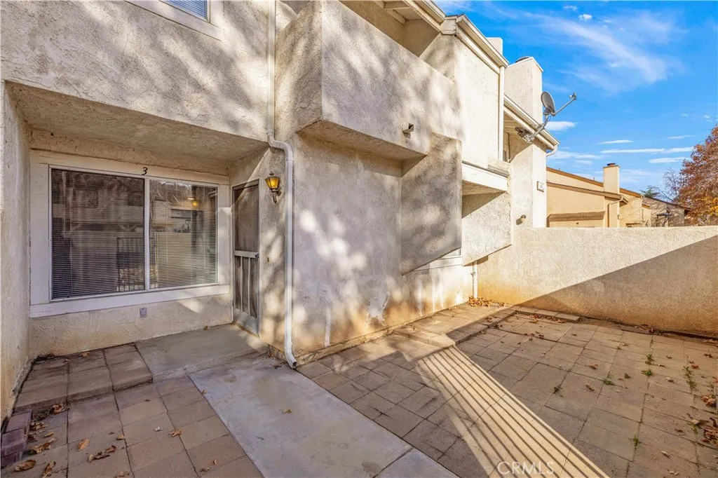1834 E Avenue J2, Lancaster, California 93535 home-pic-5