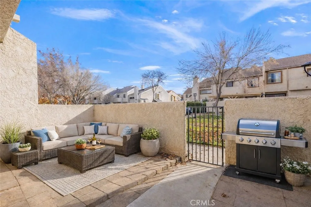1834 E Avenue J2, Lancaster, California 93535 home-pic-6