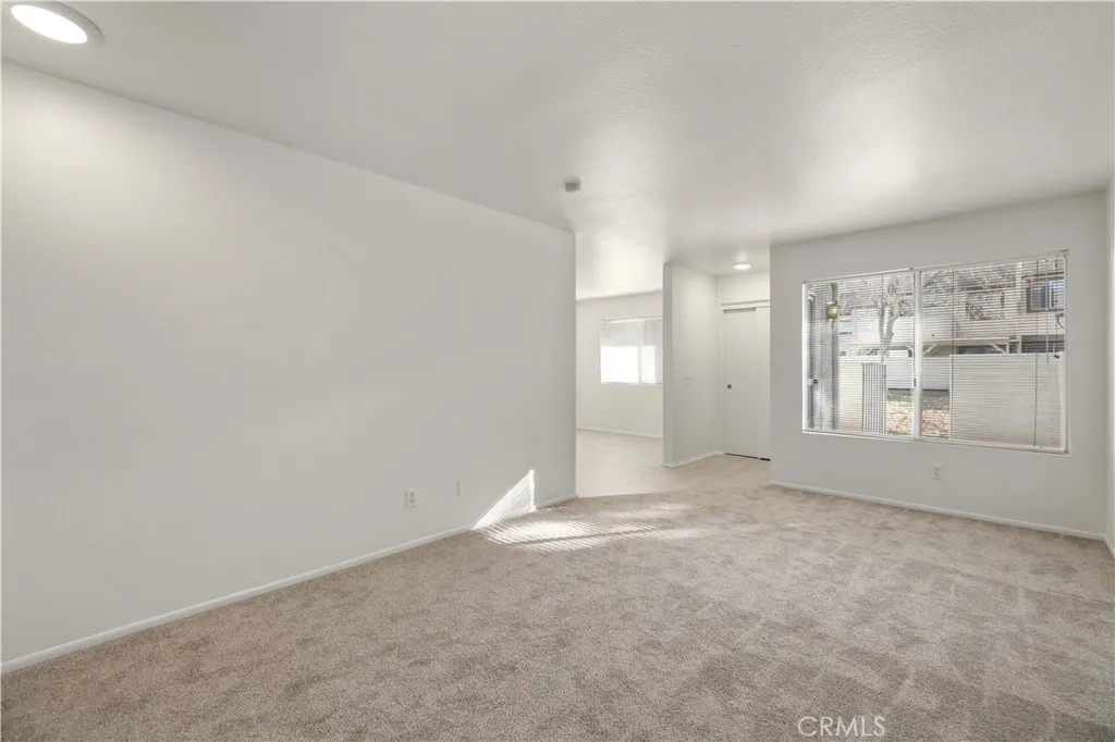 1834 E Avenue J2, Lancaster, California 93535 home-pic-11