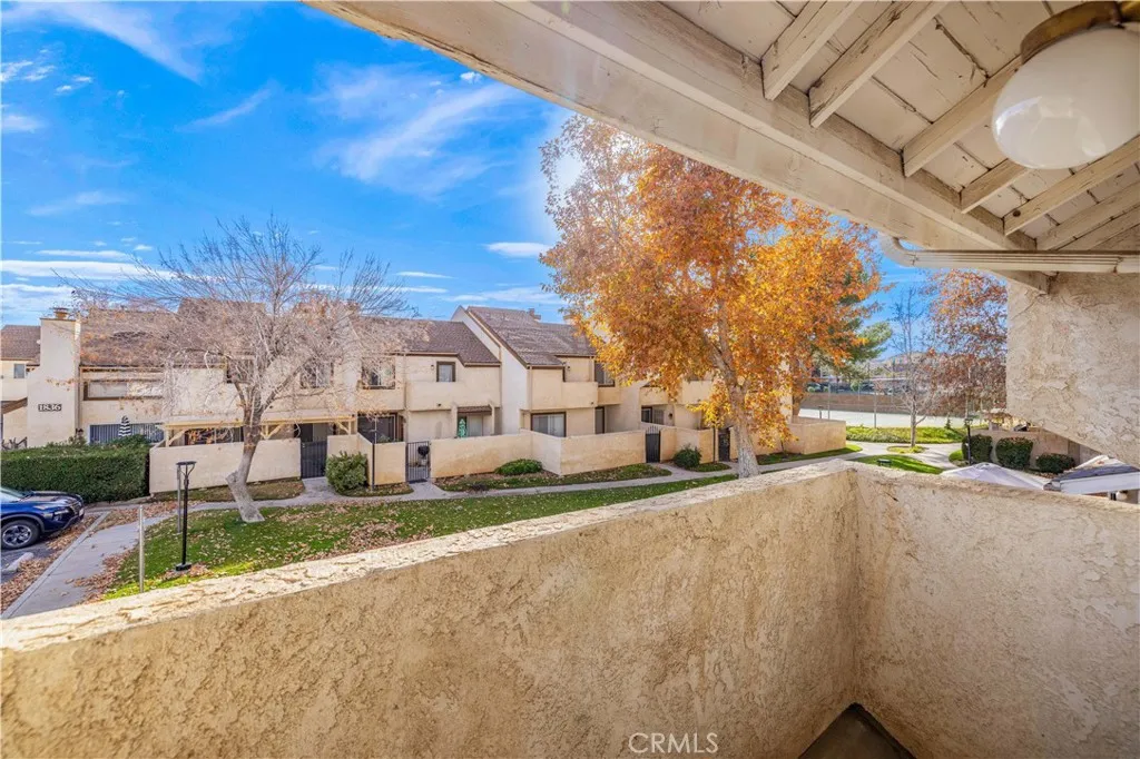 1834 E Avenue J2, Lancaster, California 93535 home-pic-26