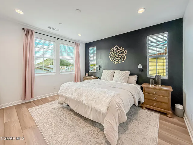 jPrimary Bedroom Suite3