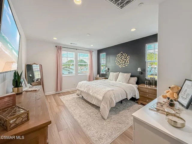 jPrimary Bedroom Suite2