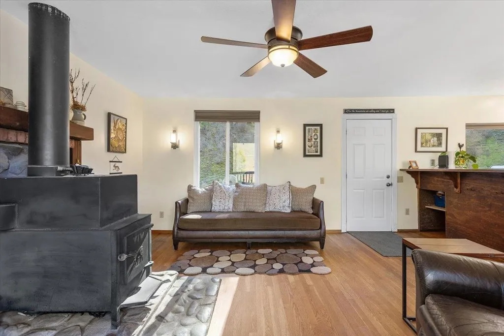 17370 Mines Rd, Livermore, California 94550 home-pic-8