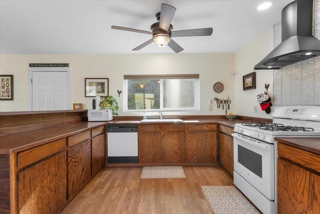 17370 Mines Rd, Livermore, California 94550 home-pic-11