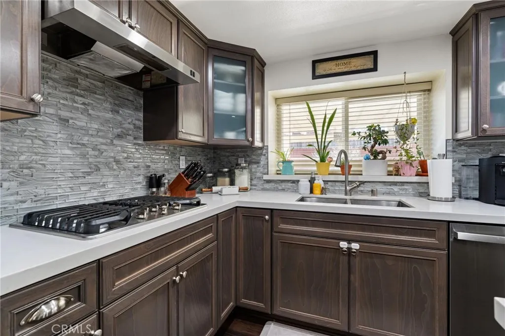 2028 W Avenue K10, Lancaster, California 93536 home-pic-7