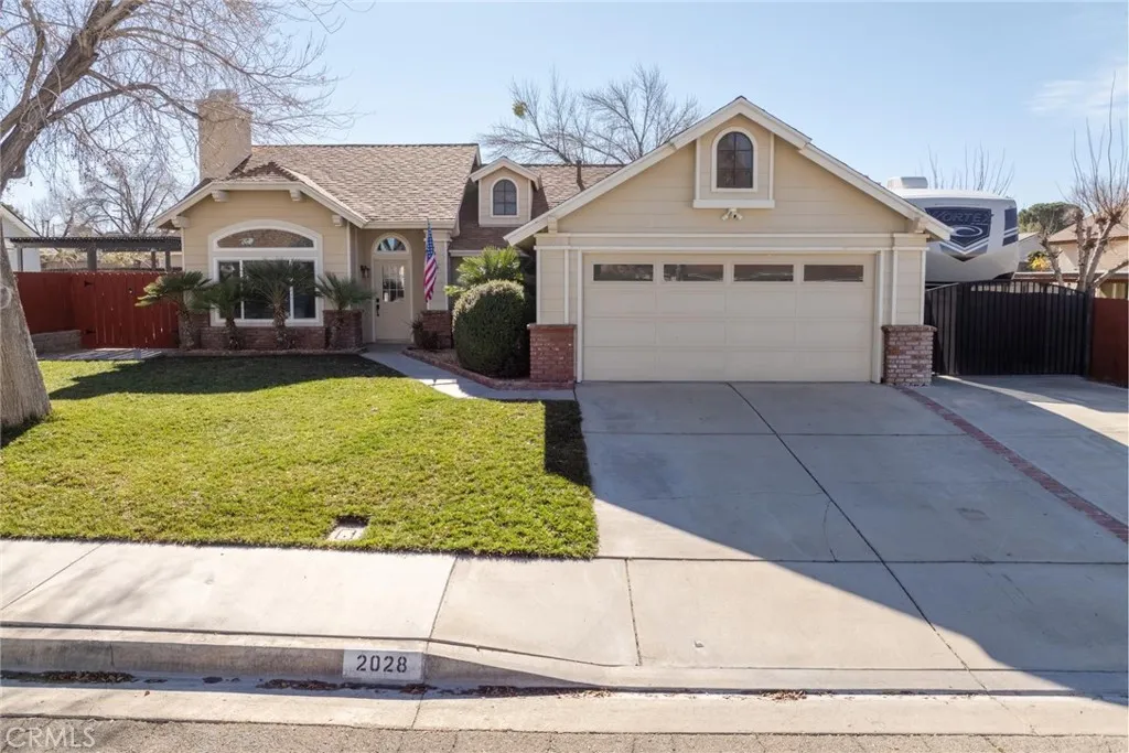 2028 W Avenue K10, Lancaster, California 93536 home-pic-2