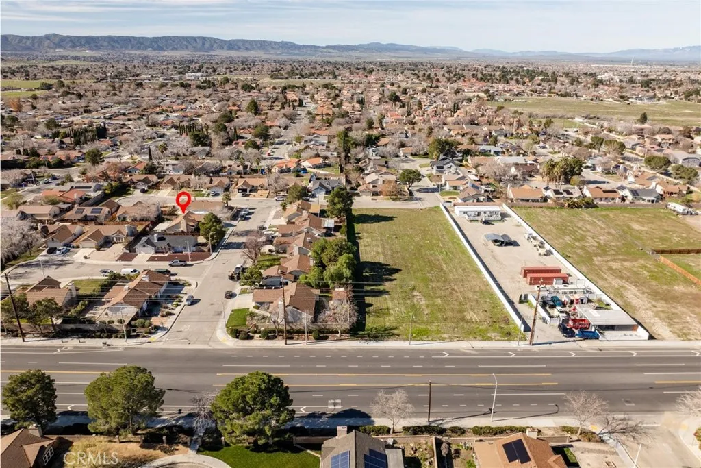 2028 W Avenue K10, Lancaster, California 93536 home-pic-27