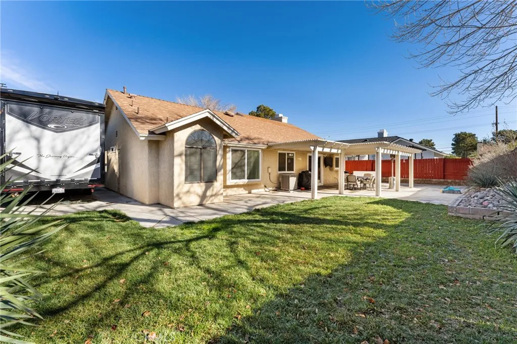 2028 W Avenue K10, Lancaster, California 93536 home-pic-21