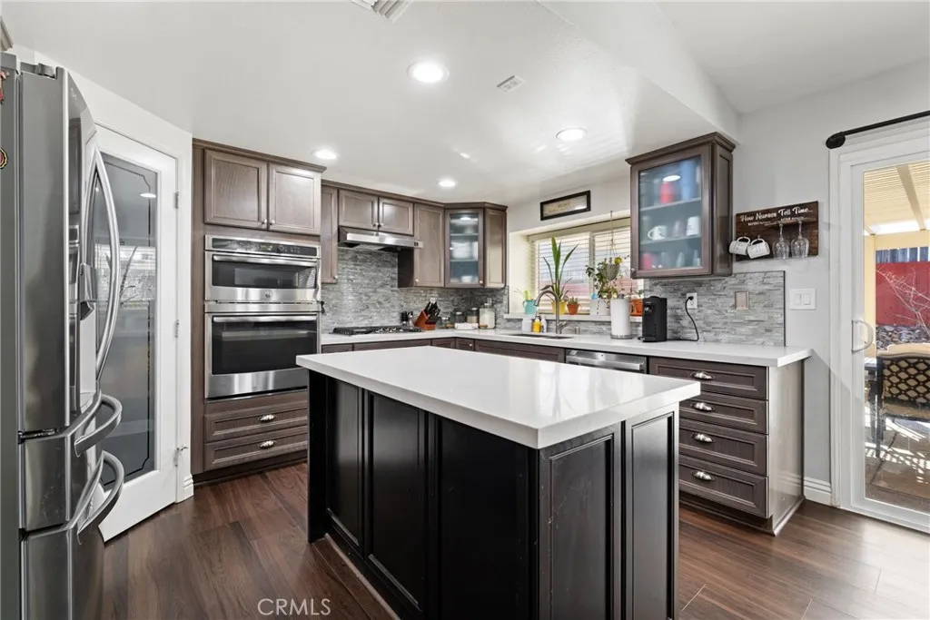 2028 W Avenue K10, Lancaster, California 93536 home-pic-6