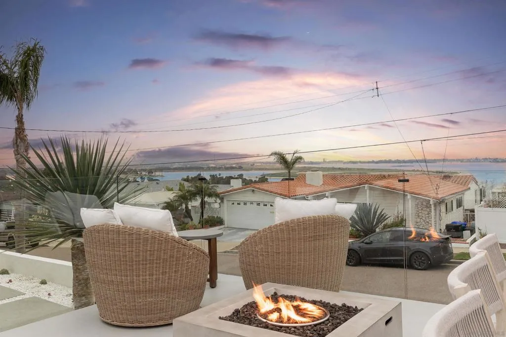 3011 Lloyd St, San Diego, California 92117 home-pic-22