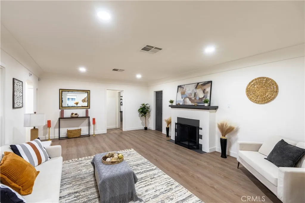 2744 Valencia, San Bernardino, California 92404 home-pic-6