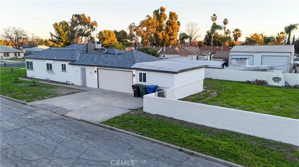 2744 Valencia, San Bernardino, California 92404 home-pic-33