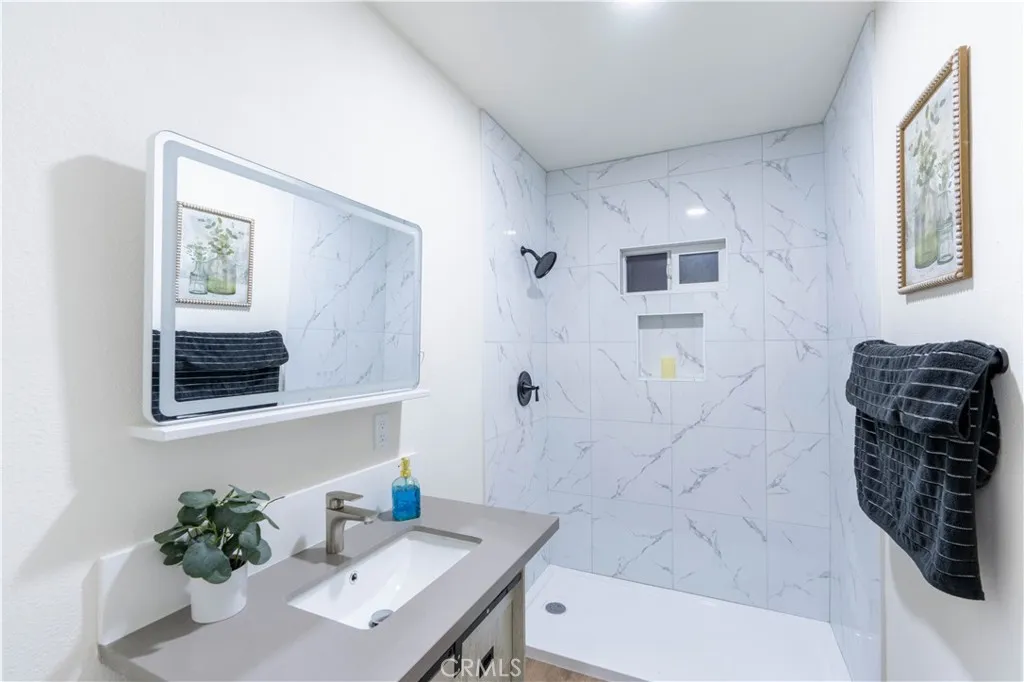 2744 Valencia, San Bernardino, California 92404 home-pic-26