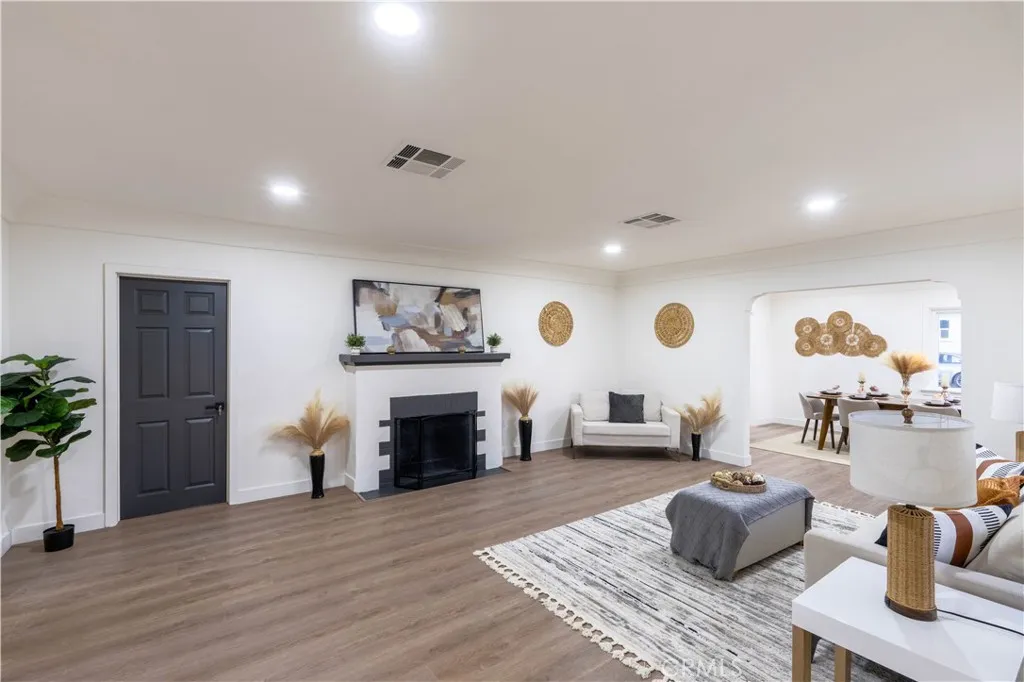 2744 Valencia, San Bernardino, California 92404 home-pic-4