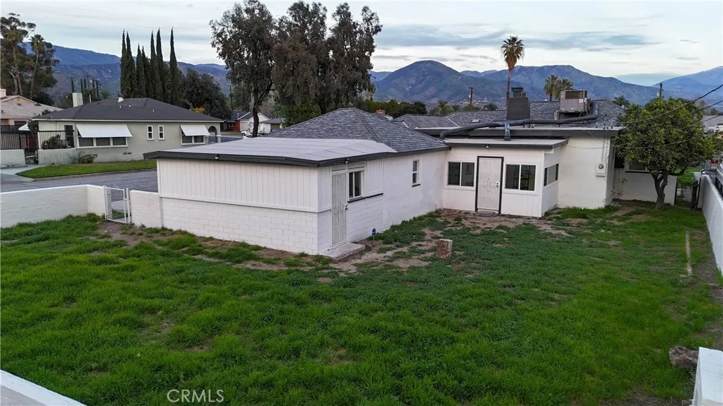 2744 Valencia, San Bernardino, California 92404 home-pic-37