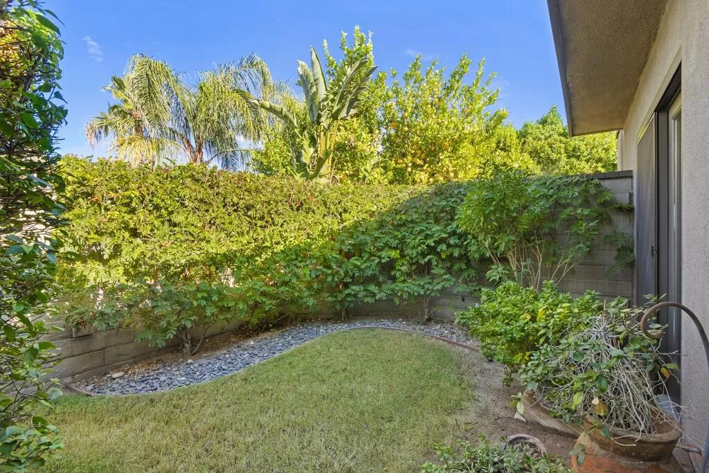 1056 E Vista Chino, Palm Springs, California 92262 home-pic-31