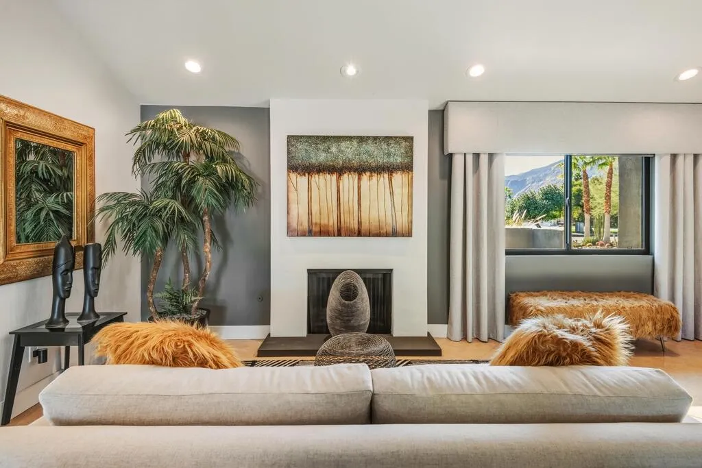 1056 E Vista Chino, Palm Springs, California 92262 home-pic-6