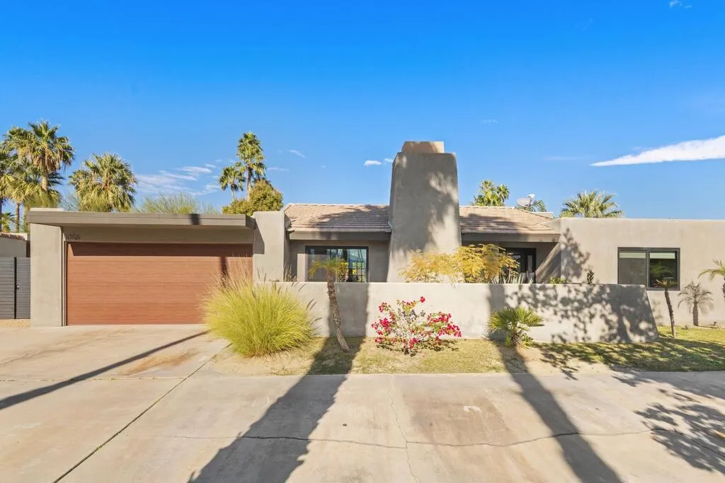 1056 E Vista Chino, Palm Springs, California 92262 home-pic-1