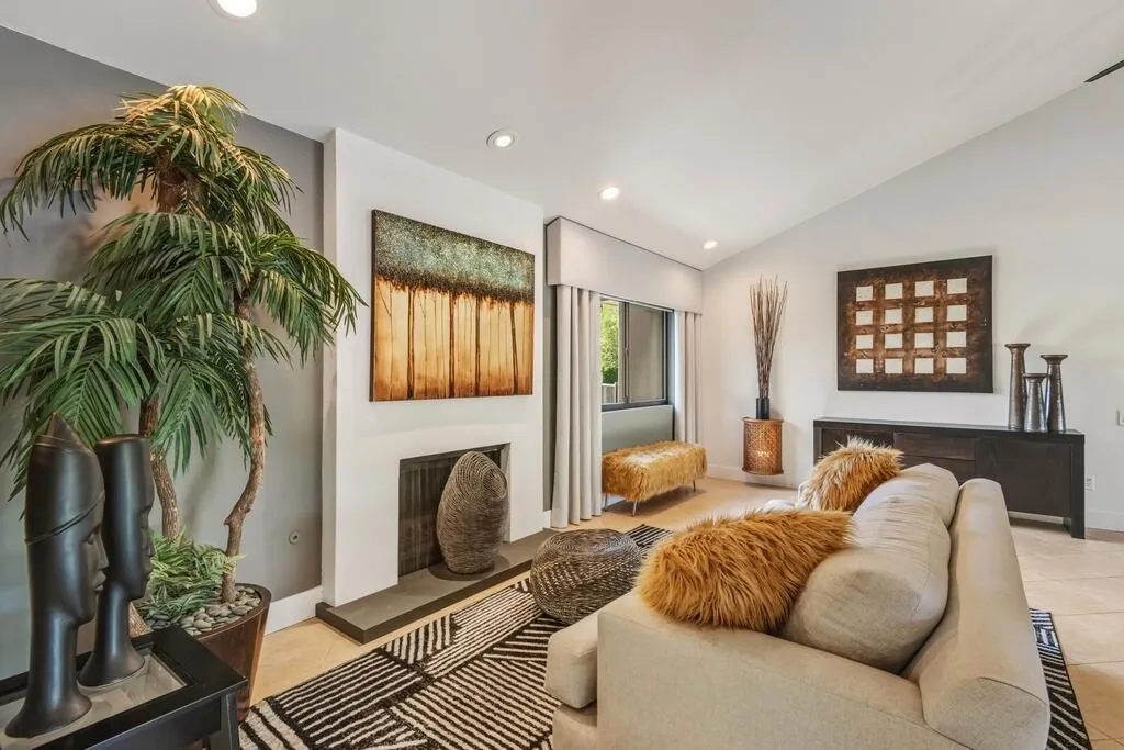 1056 E Vista Chino, Palm Springs, California 92262 home-pic-7