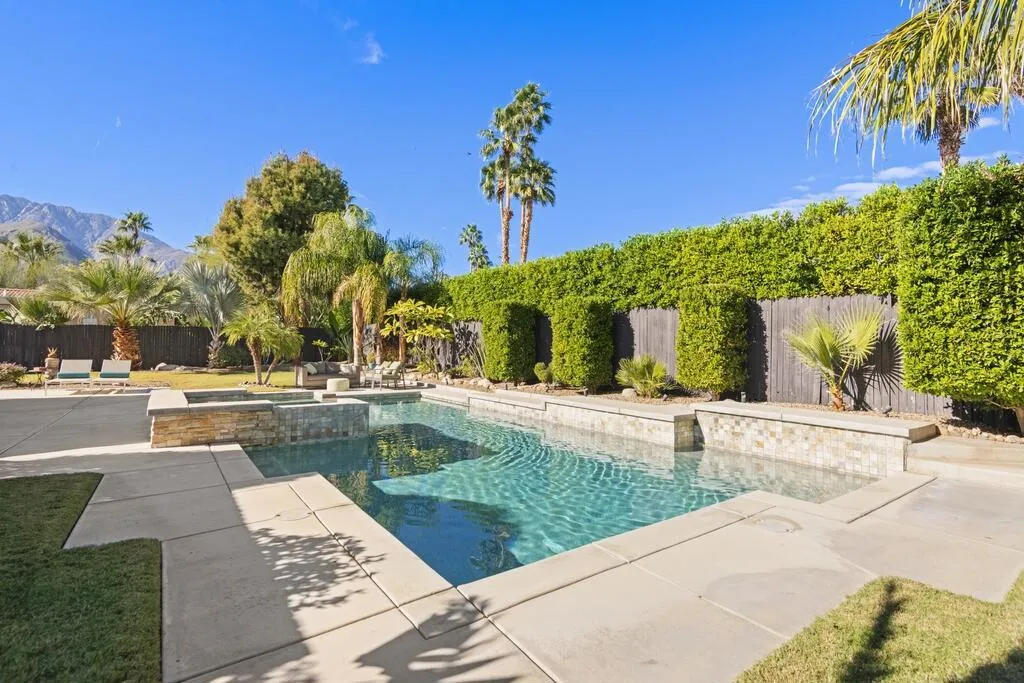 1056 E Vista Chino, Palm Springs, California 92262 home-pic-23