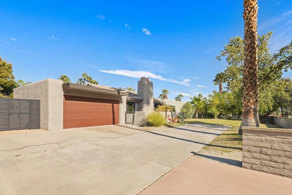 1056 E Vista Chino, Palm Springs, California 92262 home-pic-32