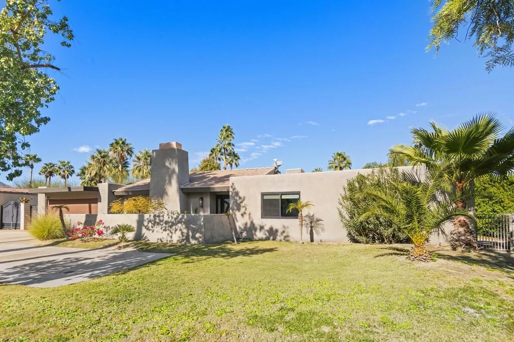 1056 E Vista Chino, Palm Springs, California 92262 home-pic-3