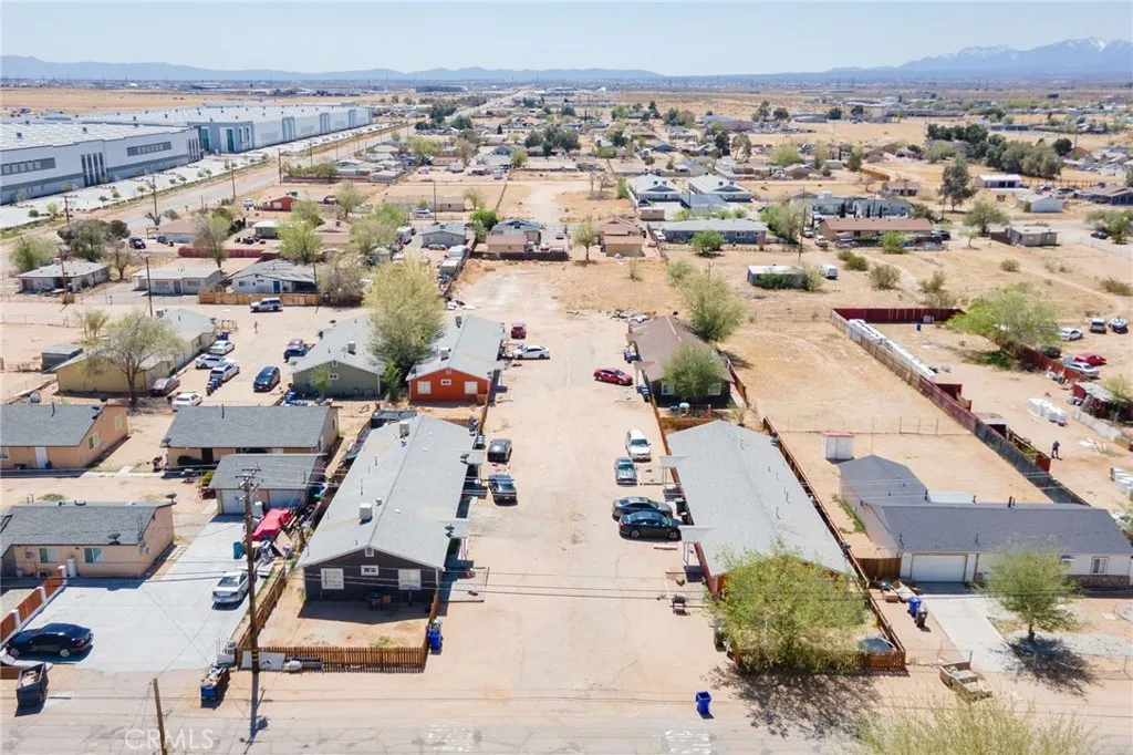 12025 Chamberlaine Way, Adelanto, California 92301 home-pic-8