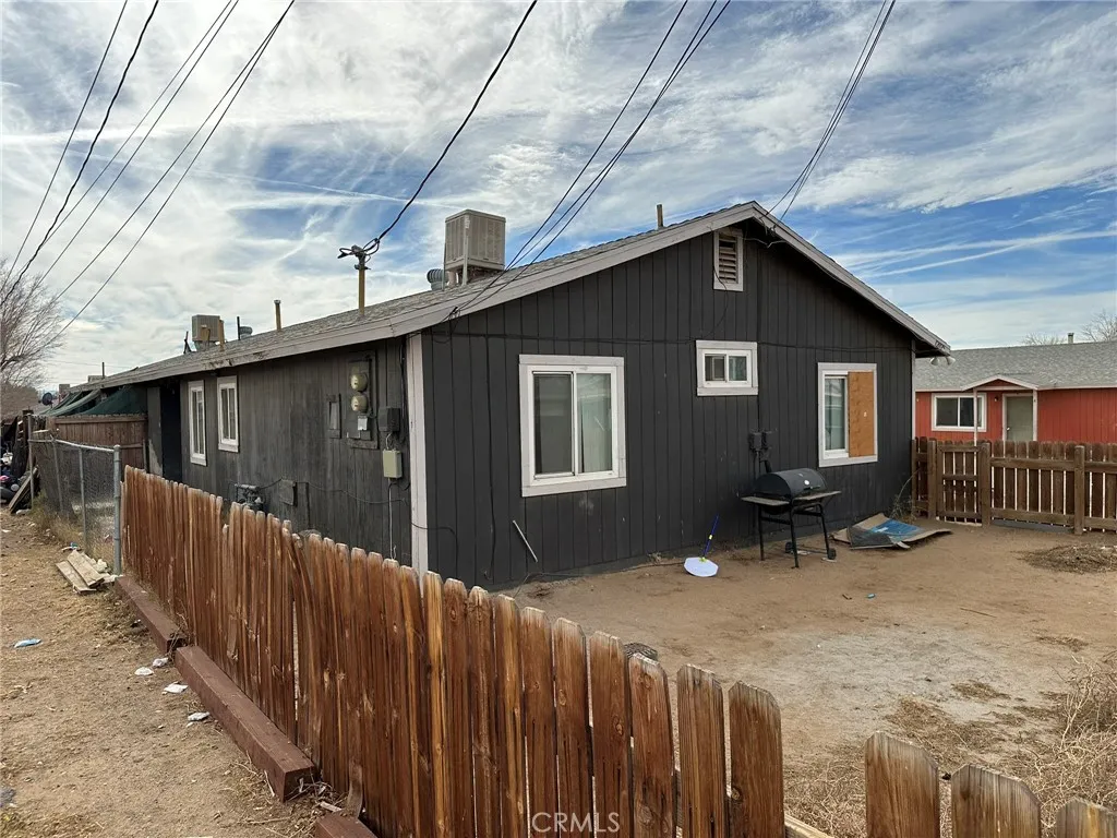 12025 Chamberlaine Way, Adelanto, California 92301 home-pic-7