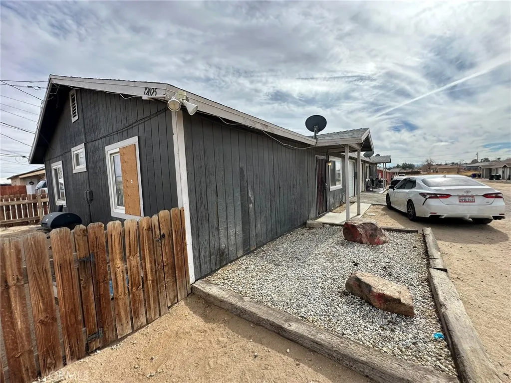 12025 Chamberlaine Way, Adelanto, California 92301 home-pic-4