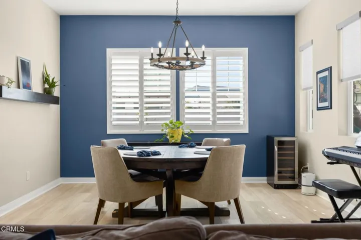 390_Rose_St-Dining Area