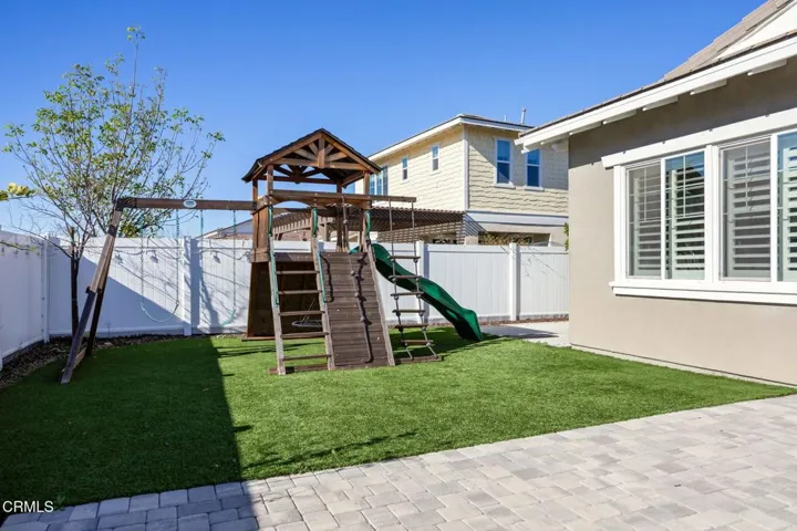 390_Rose_St-Backyard