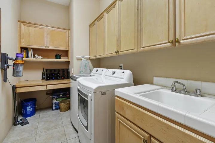 39_11968522_185503_185503-EI-136