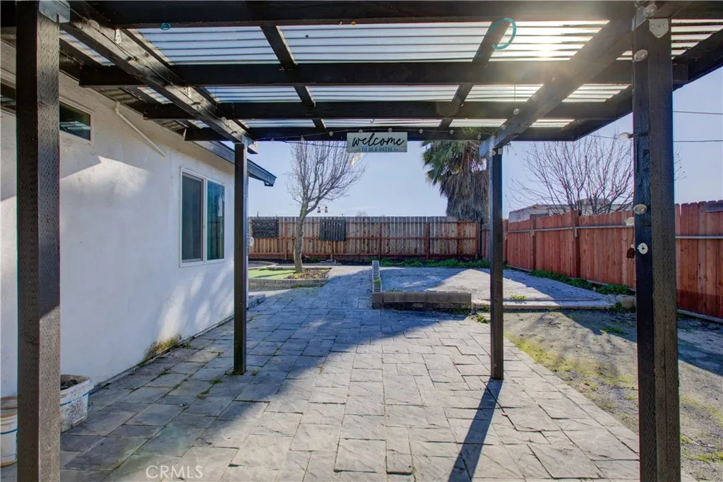 8822 Globe Avenue, Dos Palos, California 93620 home-pic-24