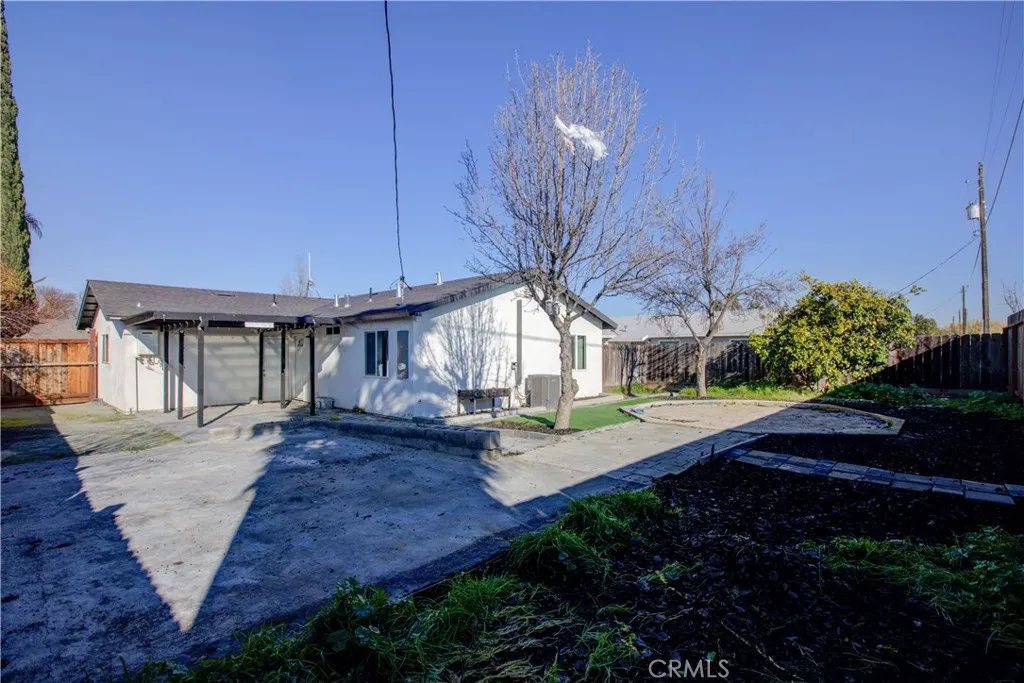 8822 Globe Avenue, Dos Palos, California 93620 home-pic-21