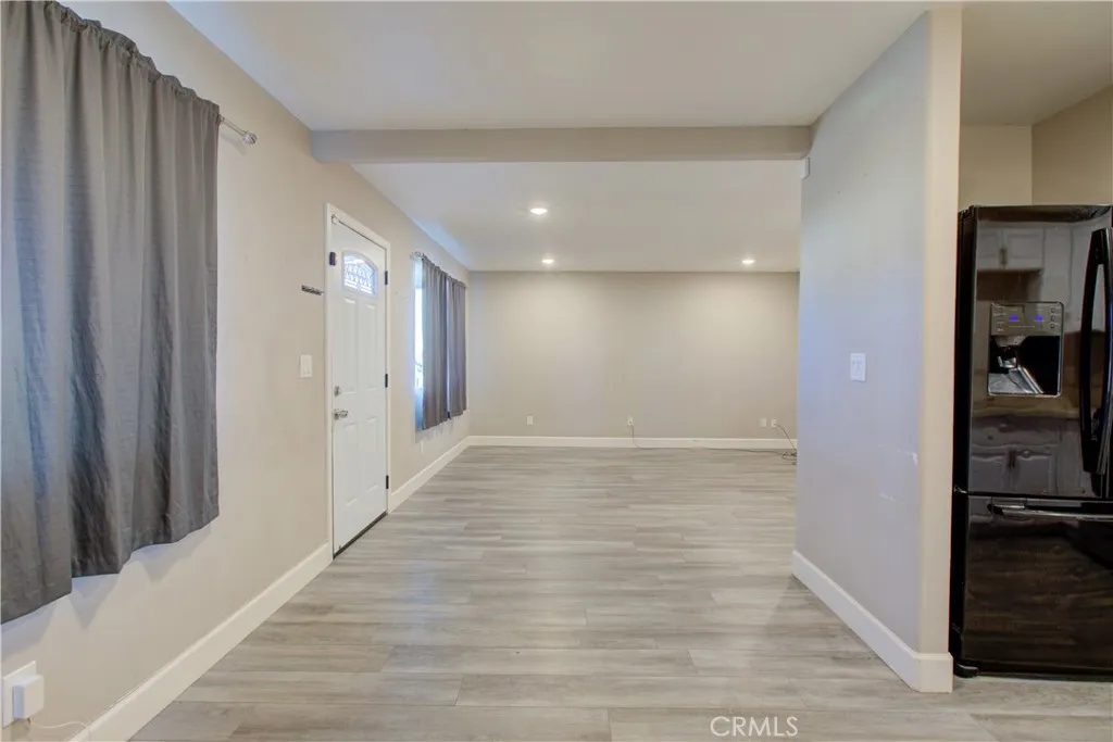 8822 Globe Avenue, Dos Palos, California 93620 home-pic-8