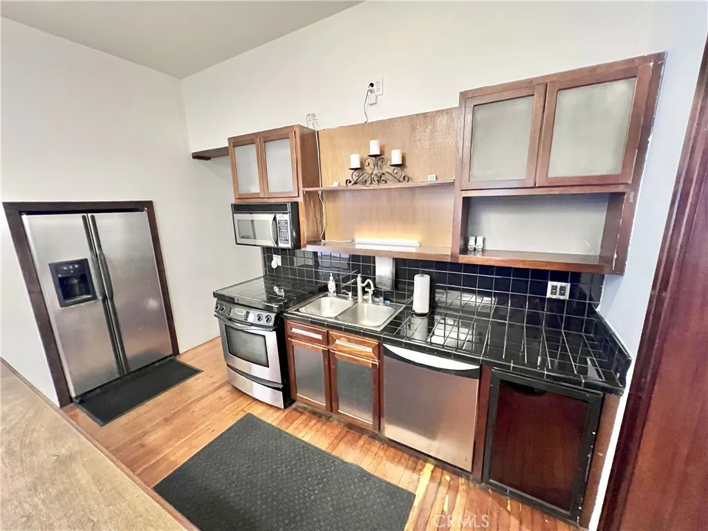 606 E 6th Street, Los Angeles, California 90021 home-pic-7