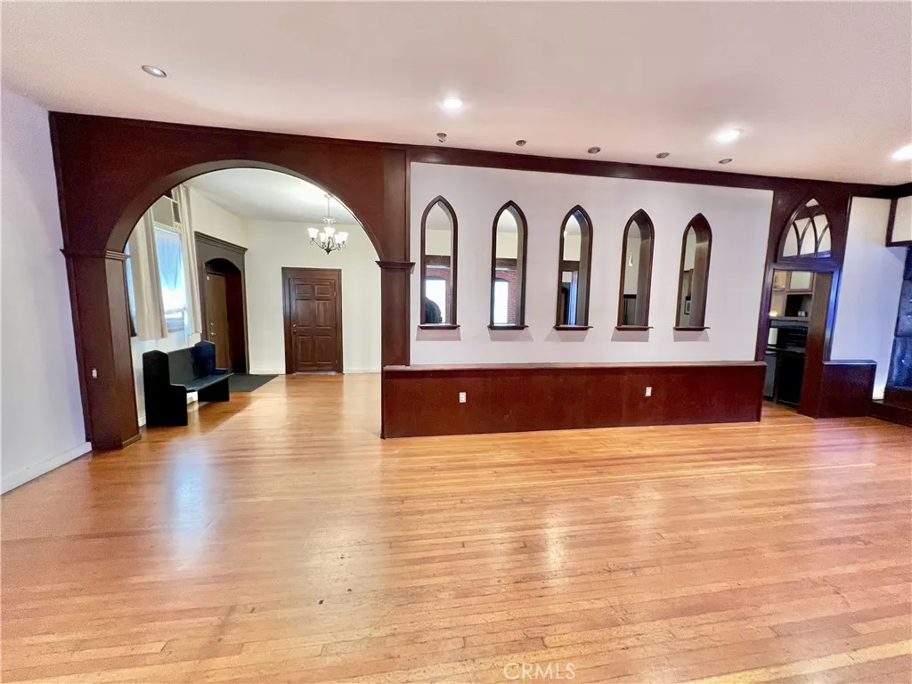 606 E 6th Street, Los Angeles, California 90021 home-pic-6
