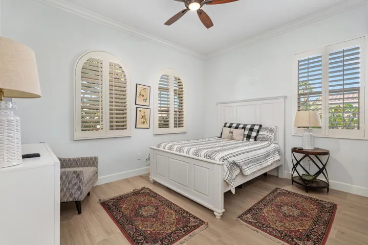 22_11978619_185723_185723-EI-122