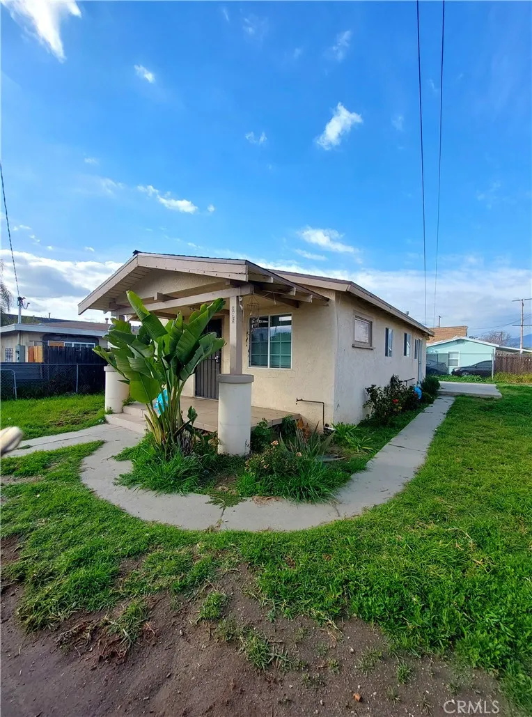 895 E 9th, Pomona, California 91766 home-pic-1