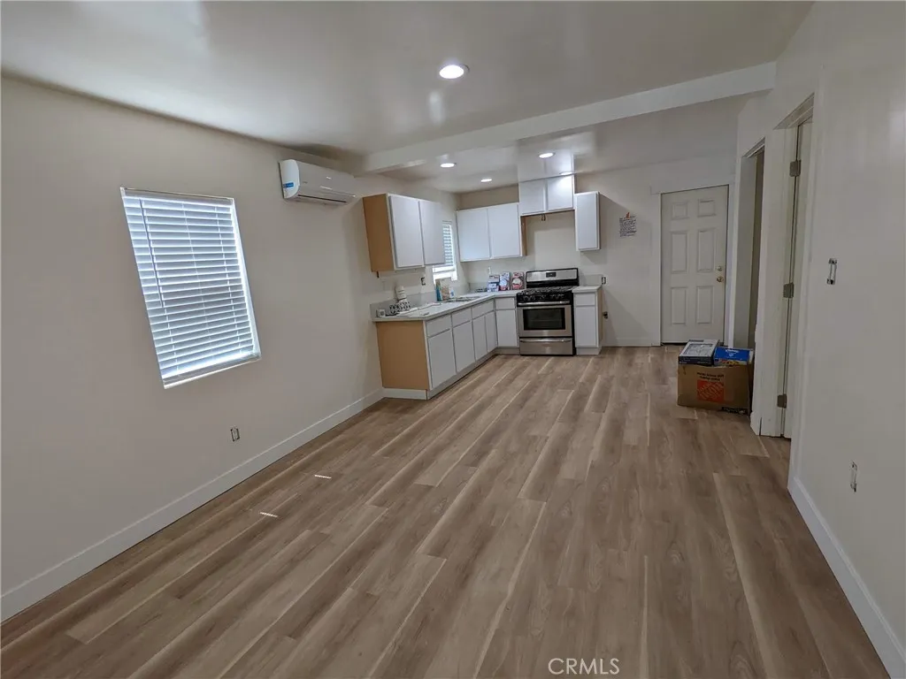 895 E 9th, Pomona, California 91766 home-pic-12