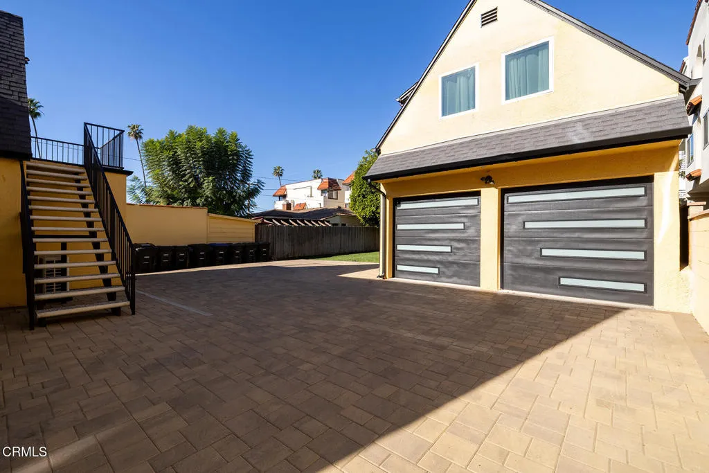 1161 Ruberta Avenue, Glendale, California 91201 home-pic-25