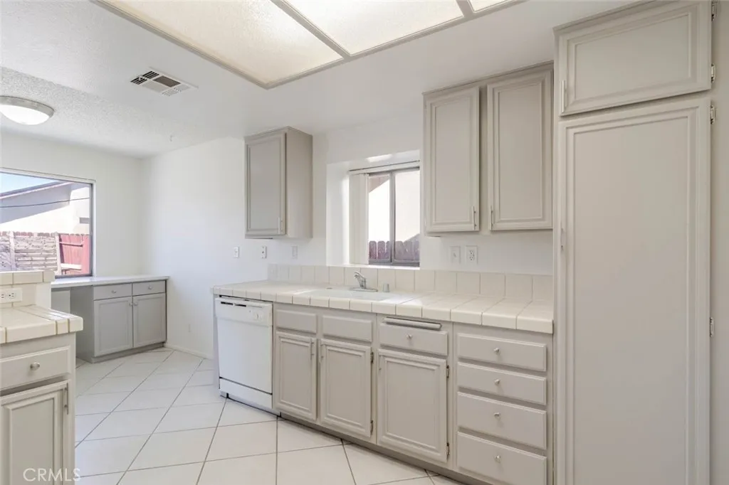 38143 42nd Street E, Palmdale, California 93552 home-pic-14